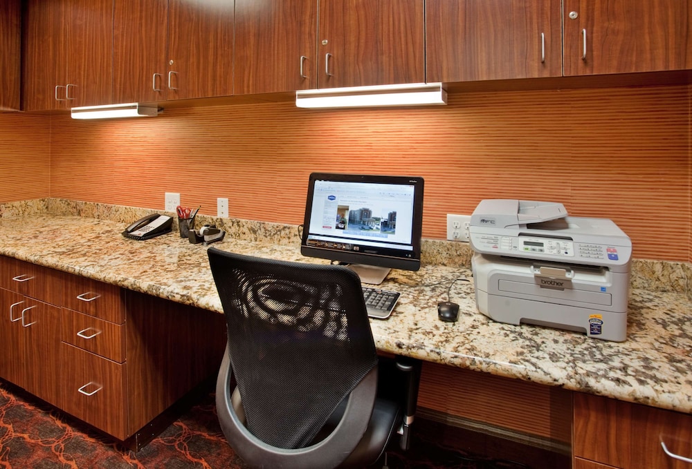 Hampton Inn & Suites Aberdeen - photo 31