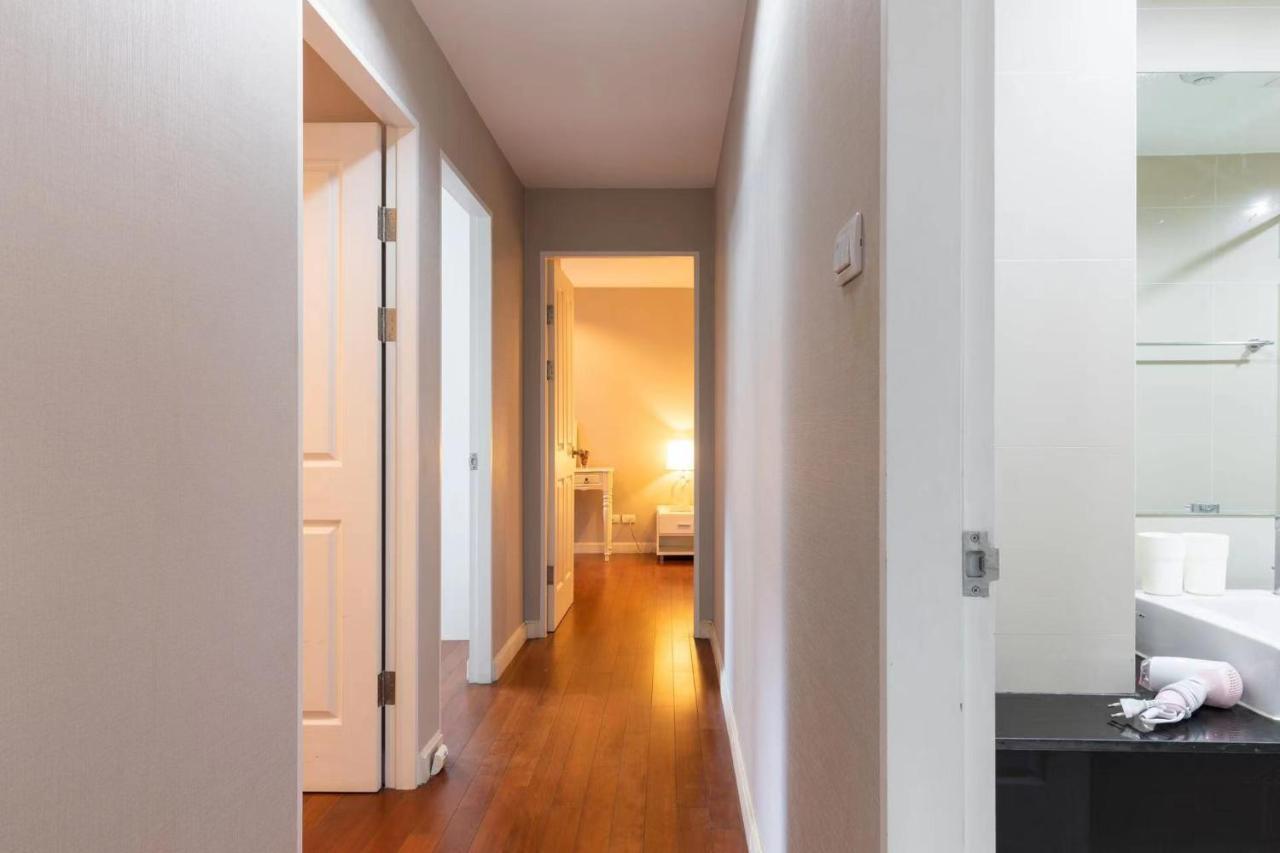 MRT rame9 Jodd Fairs night market walk for a few minutes two bedrooms and two bathrooms