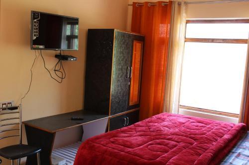 The Dhanolti Groove Garden in Tehri, India