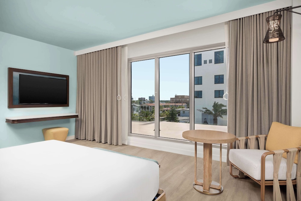 The Hiatus Clearwater Beach Curio Collection By Hilton - photo 9