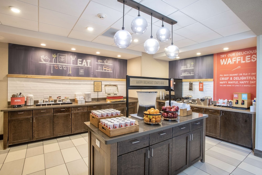 Hampton Inn & Suites Cincinnati Kenwood - photo 41