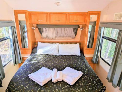 Cypress Caravan Stay — Emerald