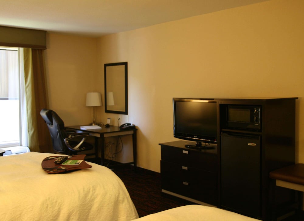 Hampton Inn Jericho Westbury - photo 21