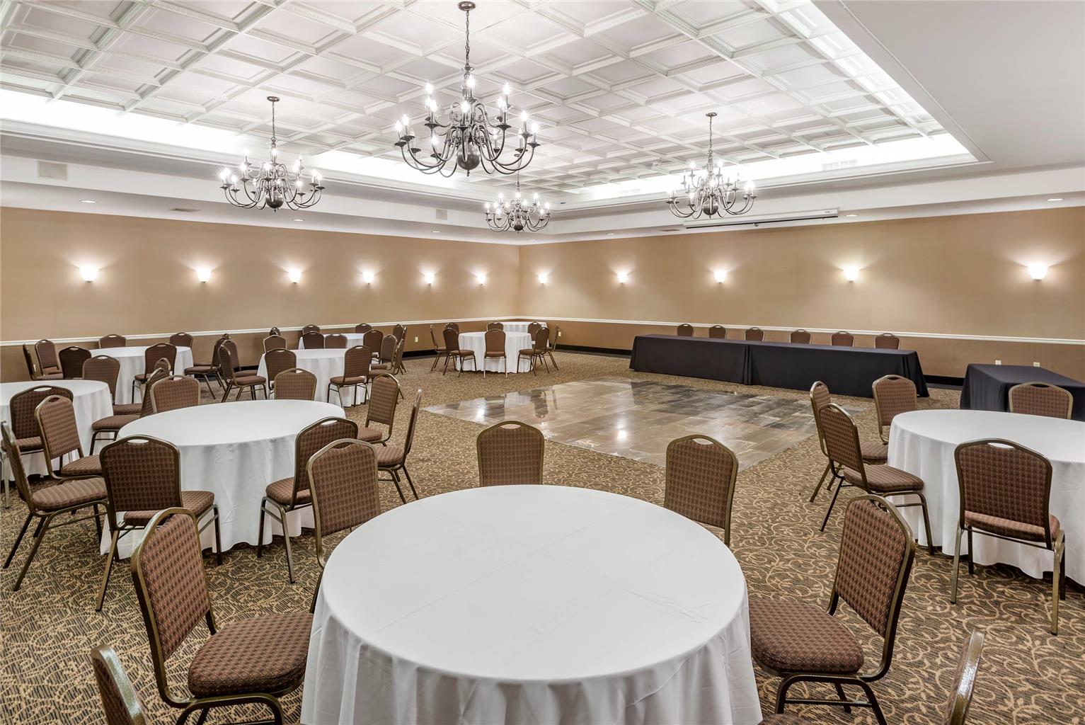 Comfort Suites Bethlehem Near Lehigh University and LVI Airport - photo 25