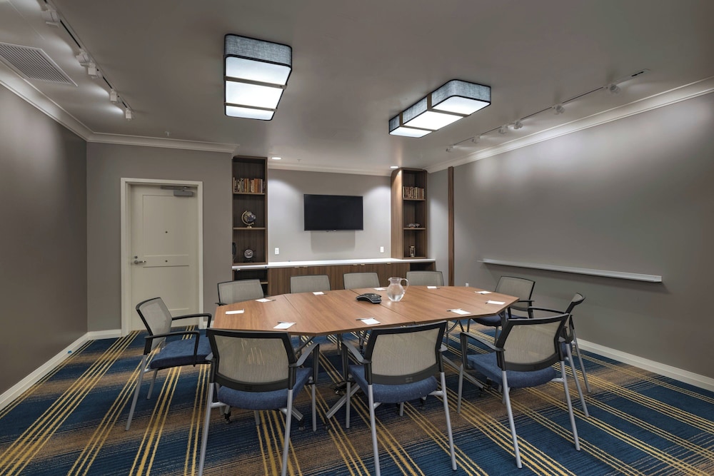TownePlace Suites by Marriott San Diego Airport Liberty Station - photo 39