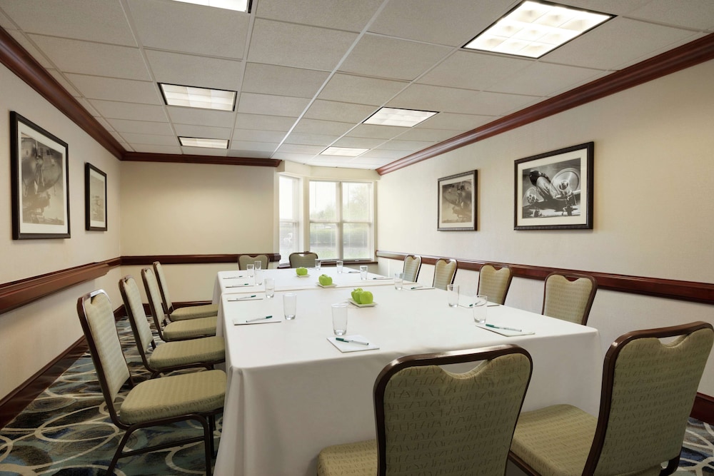 Homewood Suites by Hilton Dulles North Loudoun - photo 38
