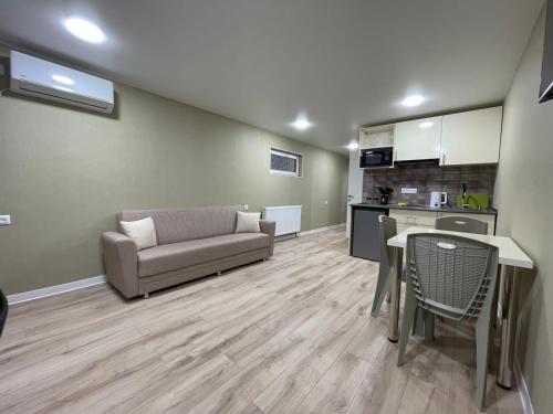 Twin's Twin Apartments