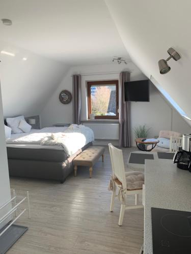 Haus Kaiser Appartement 6 Deichglück — 4-Star Luxury Hotel in Busum, Germany