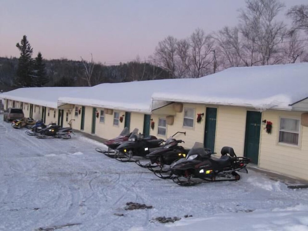 Colebrook C.C. & Motel - photo 15