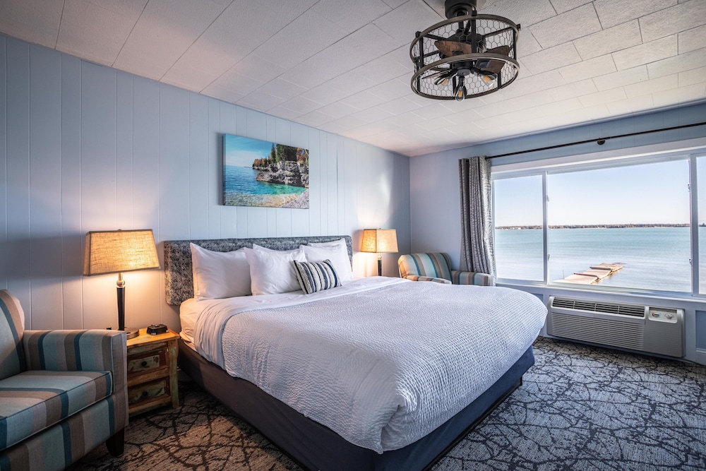 Beachfront Inn - photo 50
