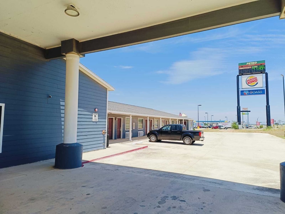 Hotel O Bien Venido Pearsall I 35 - photo 32