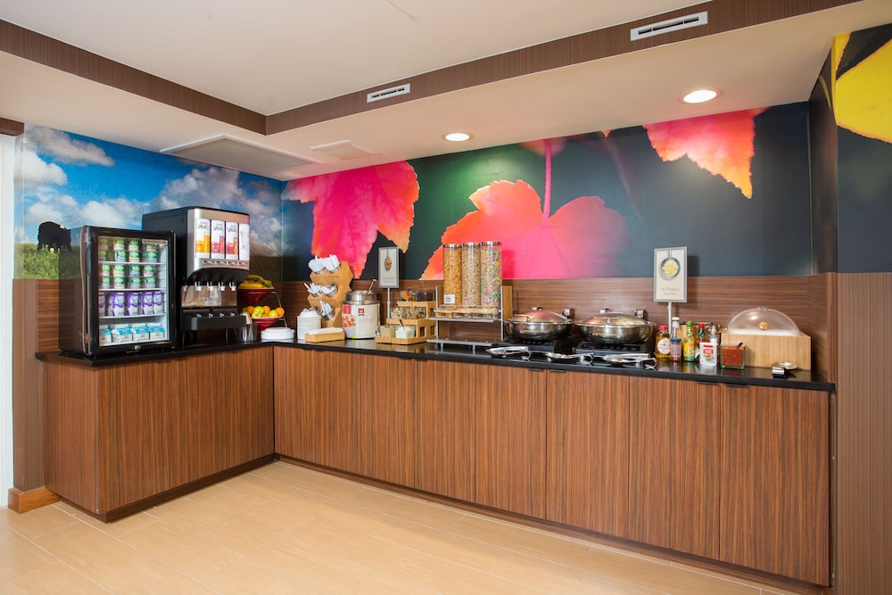 Fairfield Inn by Marriot Manchester Boston Regional Airport - photo 22