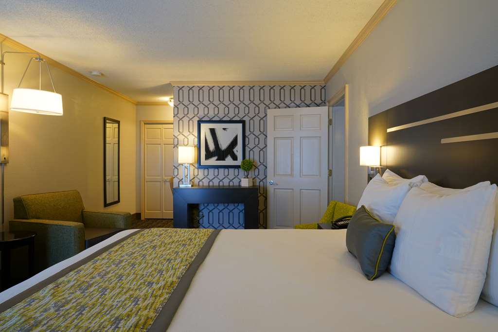 Best Western Plus Morristown Conference Center Hotel - photo 18