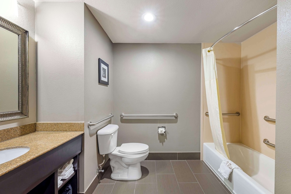 Best Western Plus Midwest City Inn & Suites - photo 22