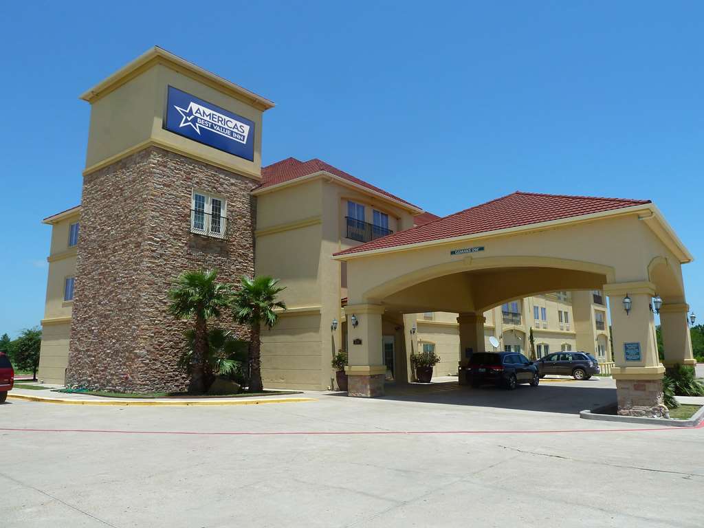Americas Best Value Inn & Suites Gun Barrel City — hotel in Mabank
