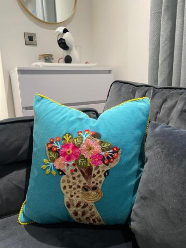 Sitwell coastal apartment with free parking