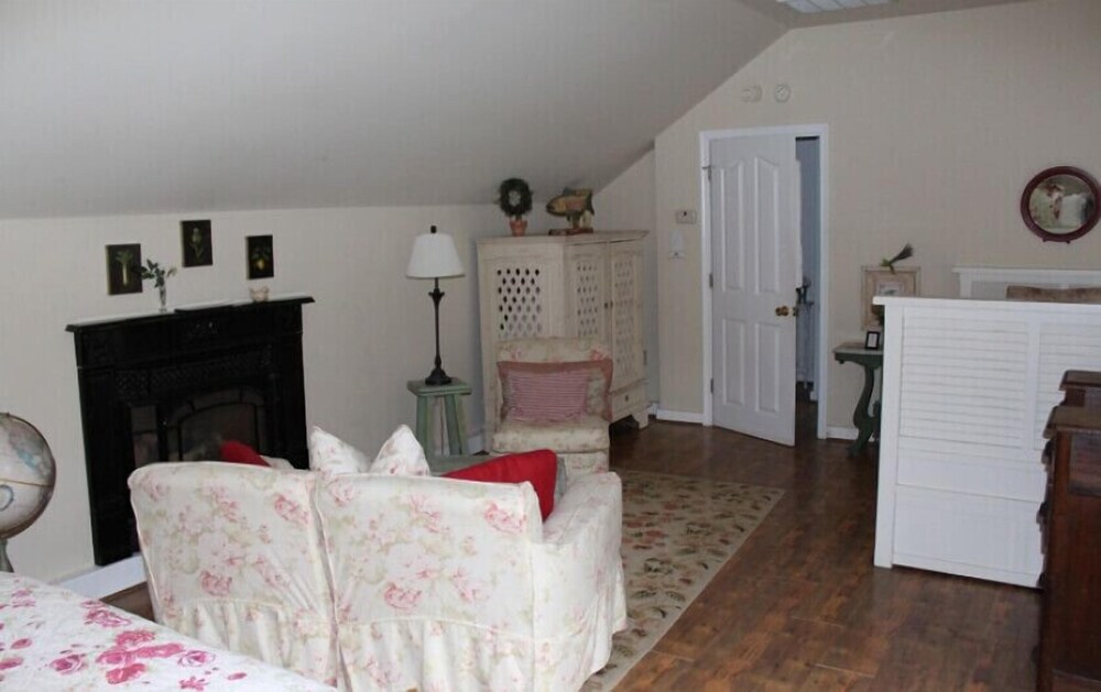 Hope and Glory Inn and Vineyard - photo 25