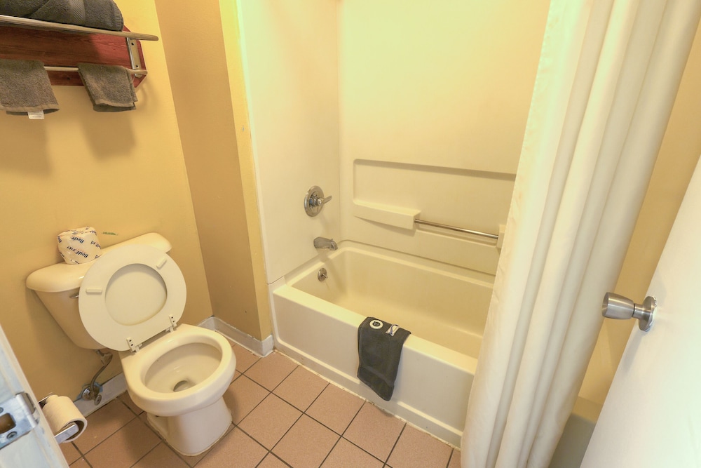 Americas Best Value Inn Brownsville West Tennessee - photo 21