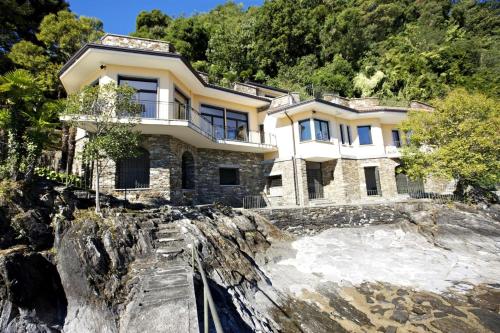 Villa Camelia — 4-Star Luxury Hotel in Verbania, Italy