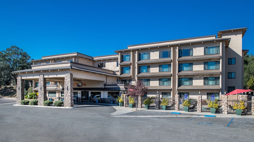 Yosemite Southgate Hotel & Suites - photo 44