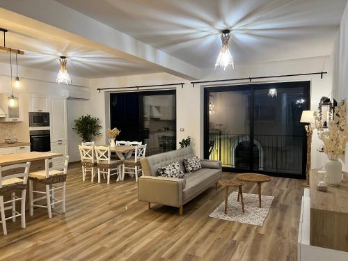 Al Vicolo Stretto — 4-Star Luxury Hotel in Brancaleone-Marina, Italy