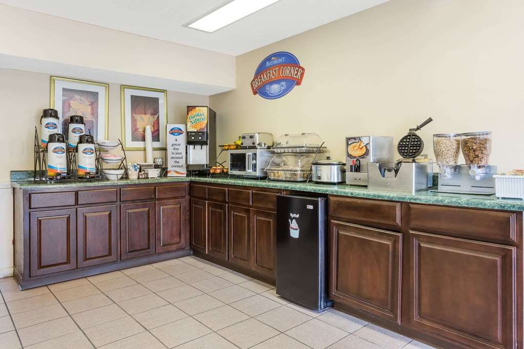 Super 8 by Wyndham Orangeburg North - photo 16