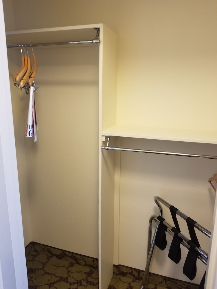 Hilton Garden Inn Oxnard Camarillo - photo 20
