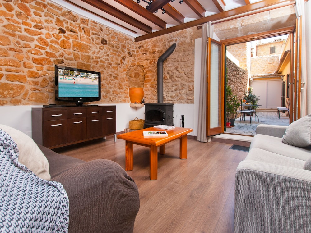 House Ca Na Polida — 4-Star Luxury Hotel in Alcudia, Spain
