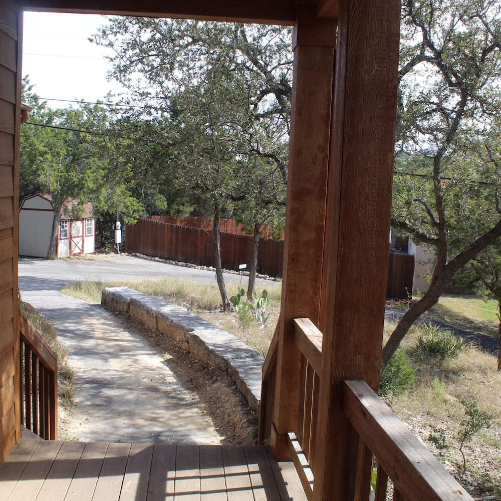 The Den Family Friendly Close to Fiesta Texas - photo 13