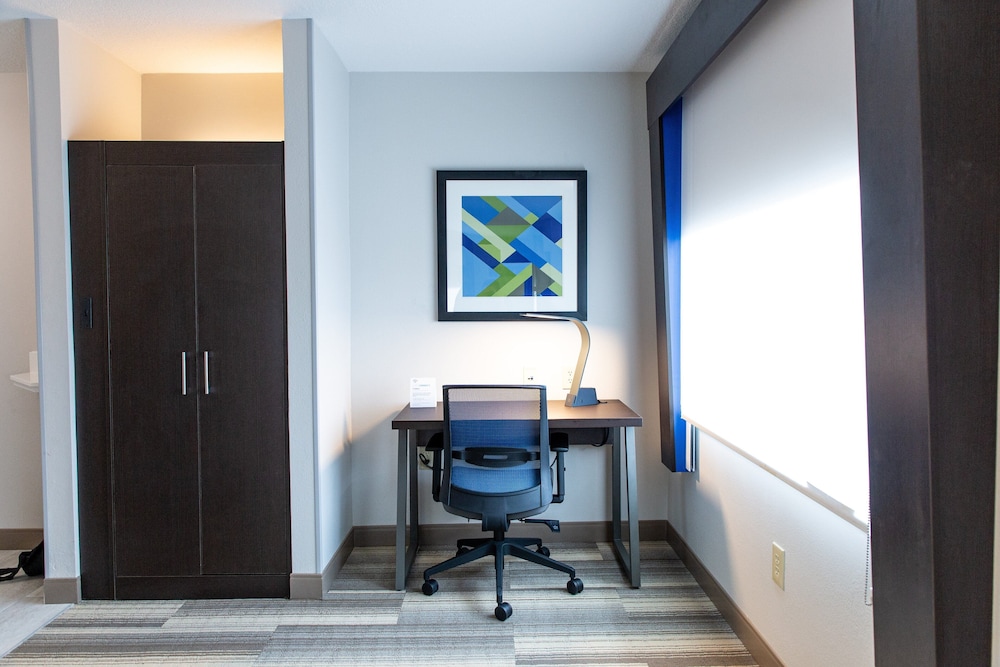 Holiday Inn Express Columbus Dublin by IHG - photo 13
