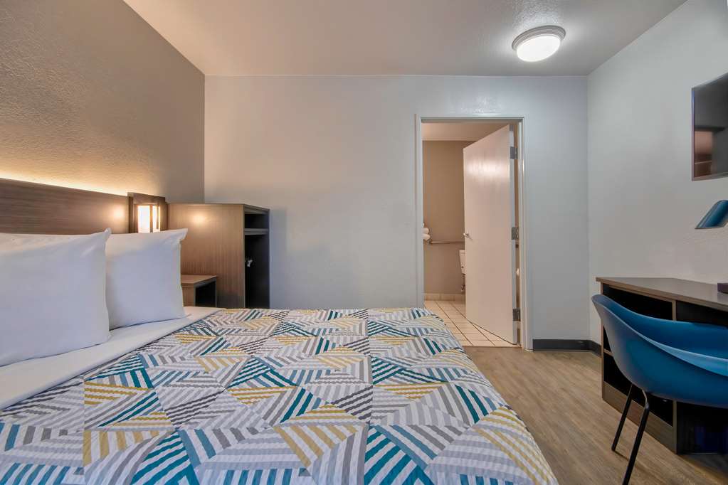 Motel 6 Albuquerque NM Midtown - photo 10