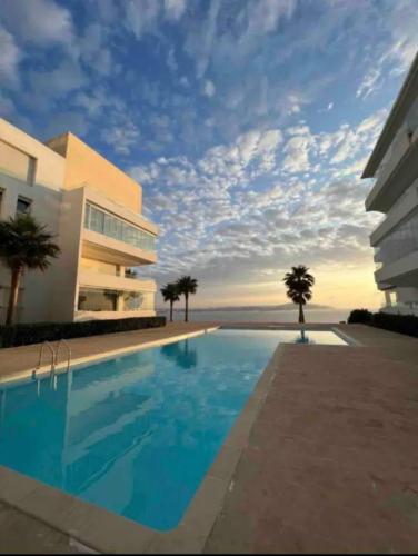 Appartement 5 Étoiles Vue Sur Mer — 4-Star Luxury Hotel in Tangier, Morocco