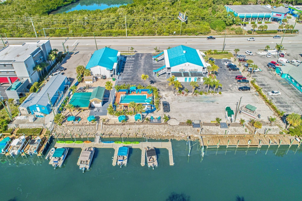 Latitude 26 Waterfront Resort & Marina - photo 73
