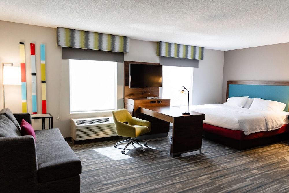 Hampton Inn & Suites Scottsbluff Conference Center - photo 15