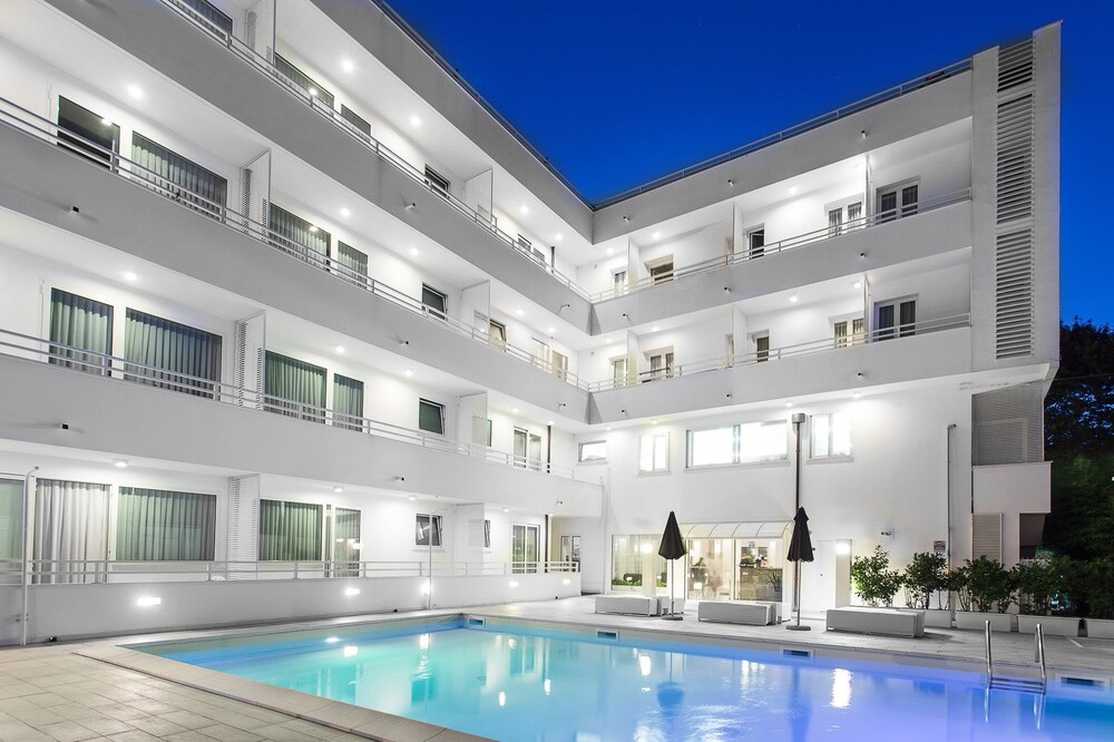 Color Mokambo Shore Design Hotel — Cesenatico
