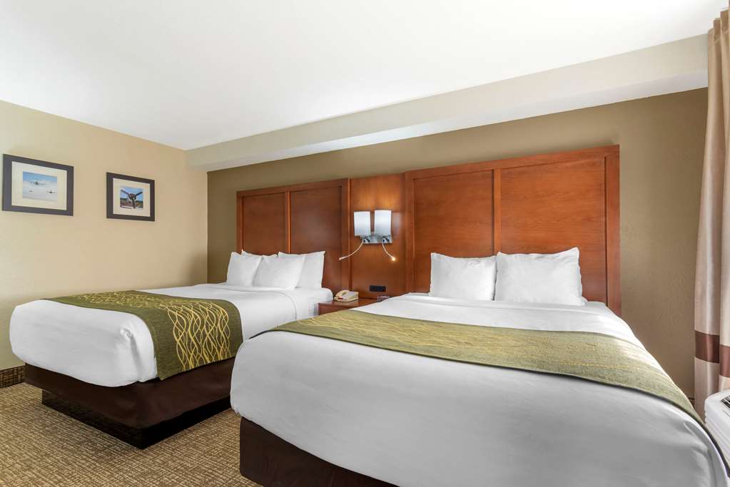 Comfort Inn & Suites near Robins Air Force Base Main Gate - photo 13