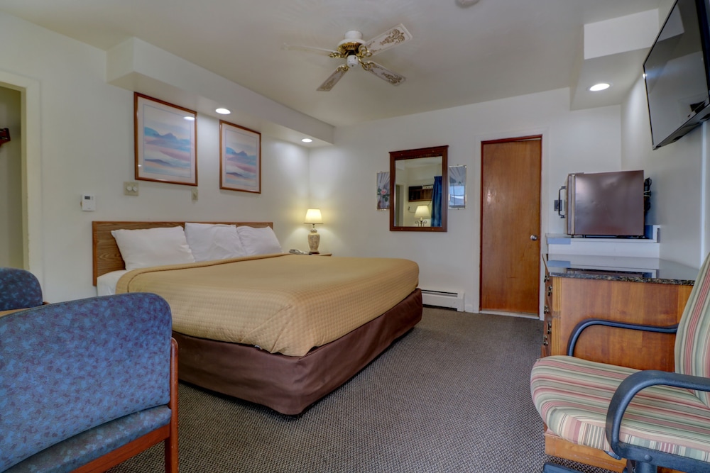 Brookside Motel And Cottages - photo 8