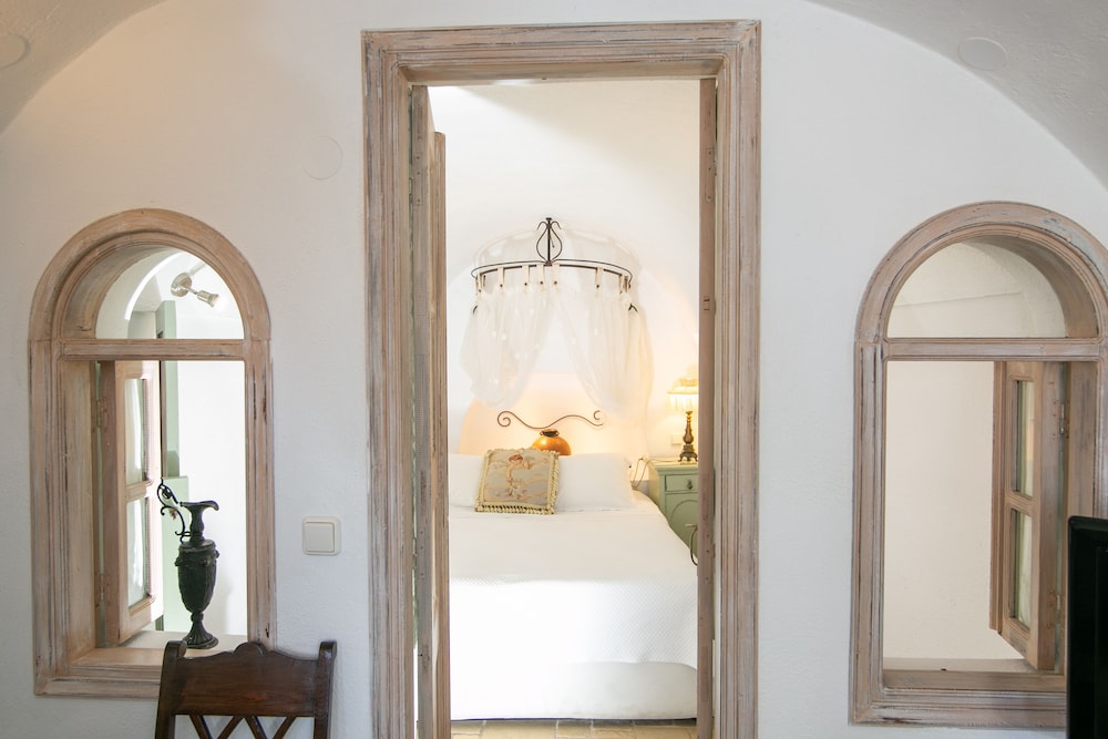 Alexander’s Suites — Oia — photo 5