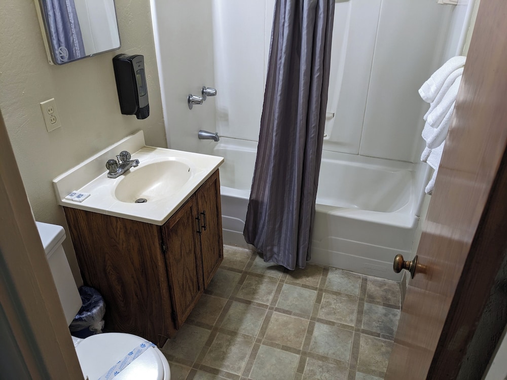 Hi Lo Motel Cafe and RV Park - photo 41