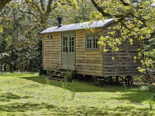 The Bakers Hut - carbon neutral hotel in Ashurst