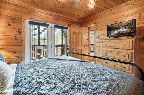 Kate's Cabin 3 min to Dollywood Cabin with Hot tub Game Room and Resort Pool - photo 16