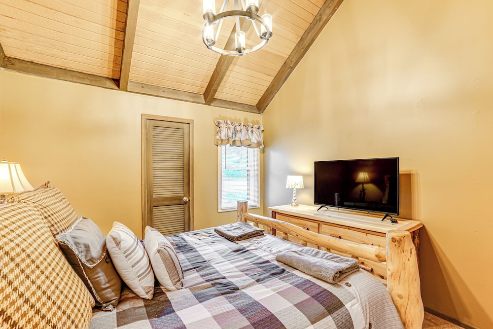Cortland Townhome Walk to Greek Peak Mtn Resort - photo 14