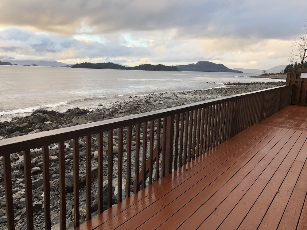 Cascade Creek Inn & Charters - photo 20