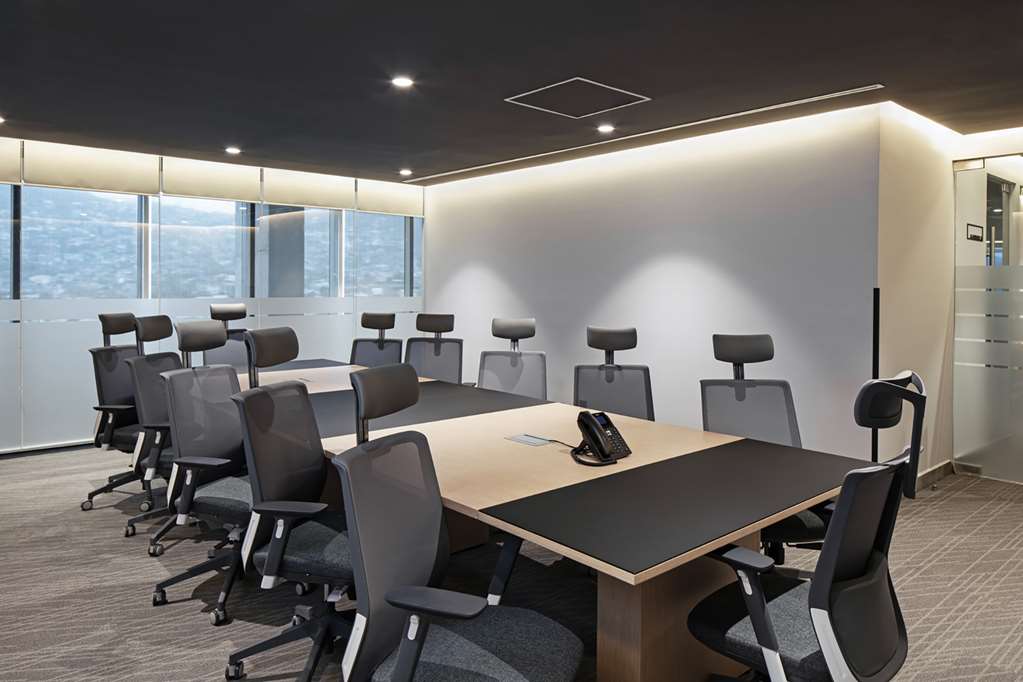 Galeria Plaza Monterrey Business Center