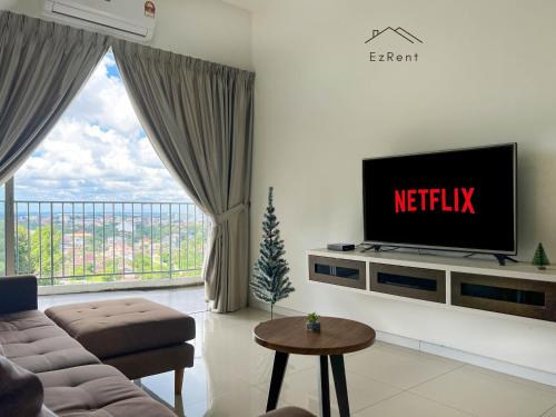 Taiping City Pool View Condo near Lake Garden Zoo & Free NetFlix WiFi — 4-Star Luxury Hotel in Taiping, Malaysia