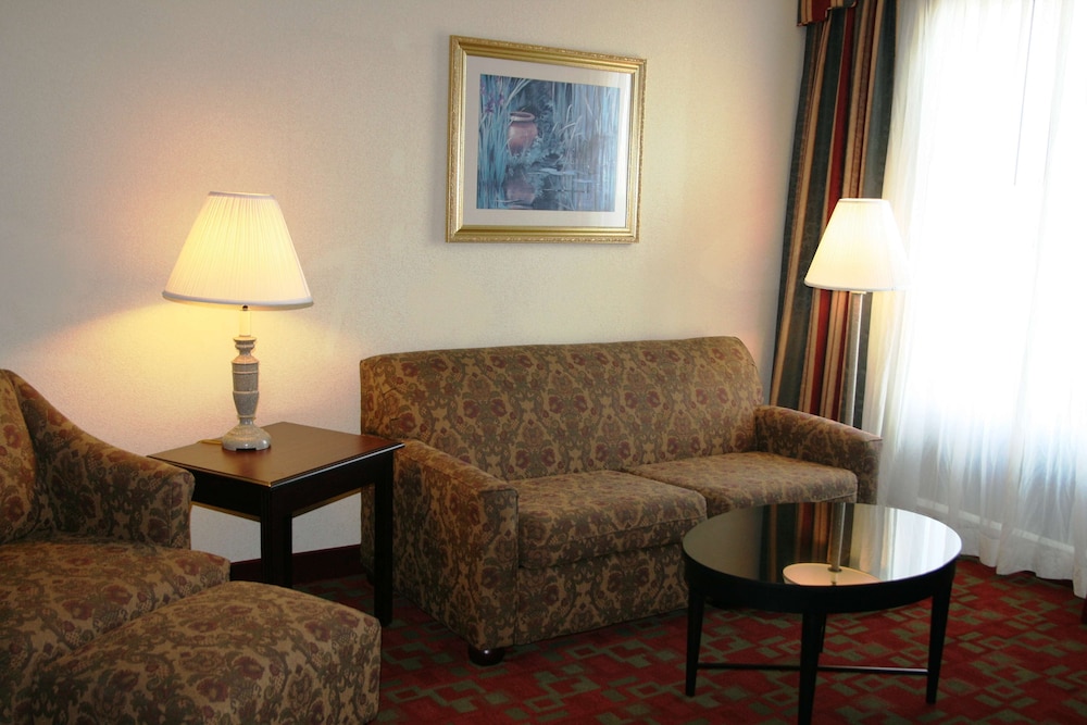 Hampton Inn Canton - photo 31