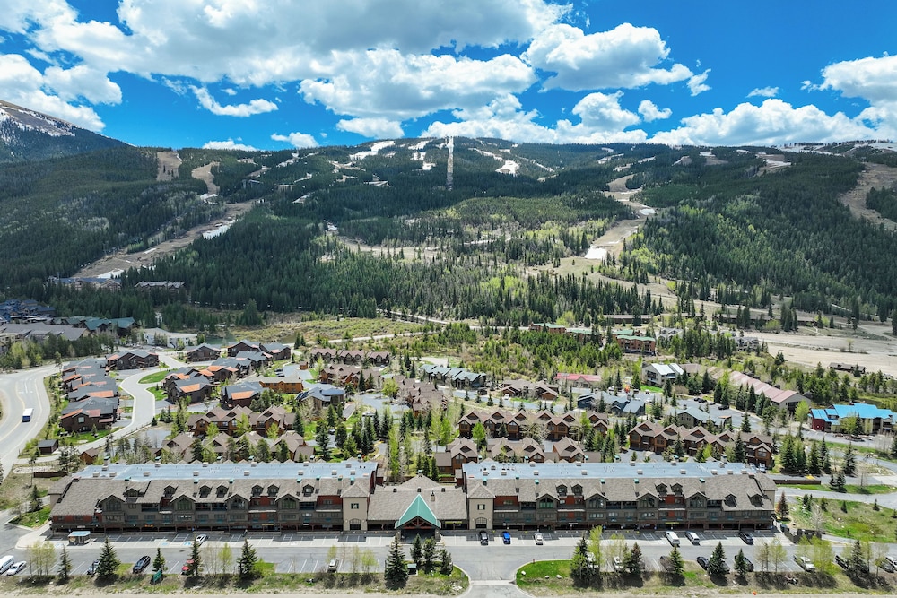 #5072 Keystone - carbon neutral hotel in Keystone
