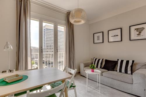 Apartment Link BCN Sants — 4-Star Luxury Hotel in Barcelona, Spain
