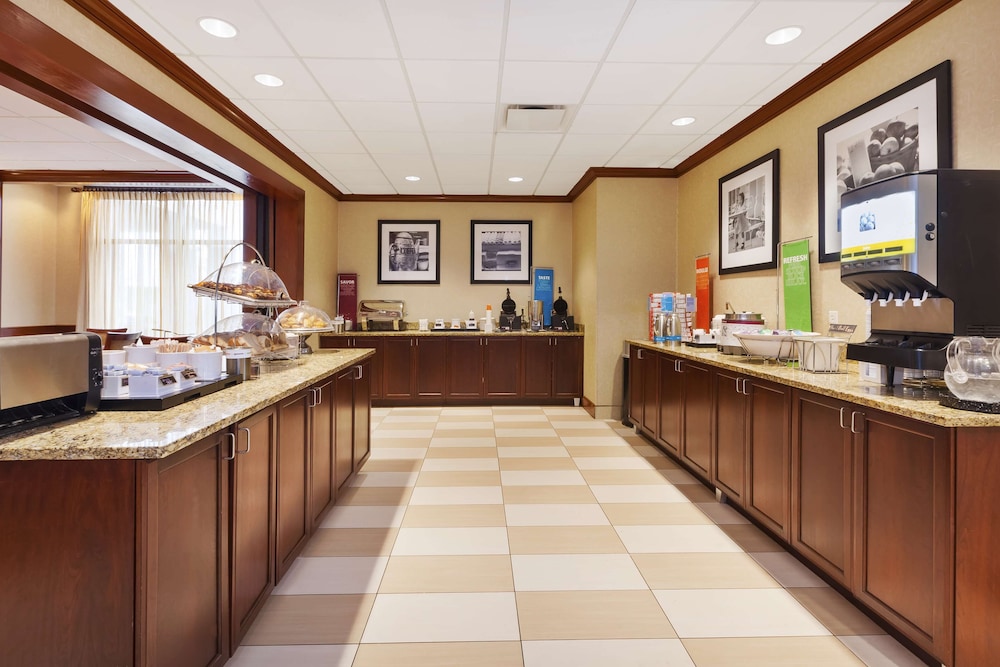 Hampton Inn Detroit Southgate - photo 38