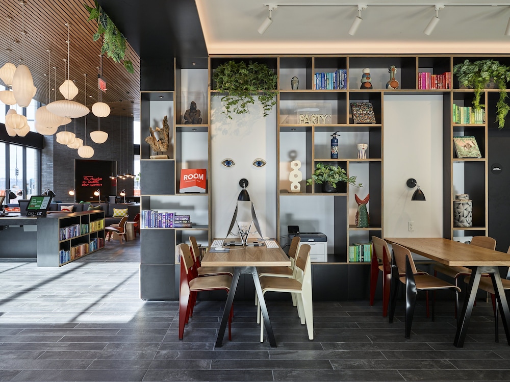 citizenM Seattle Pioneer Square - photo 42
